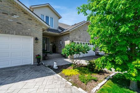 9 MONTEGO BAY CRESCENT, Kingsville, Ontario N9Y 4E7, Canada