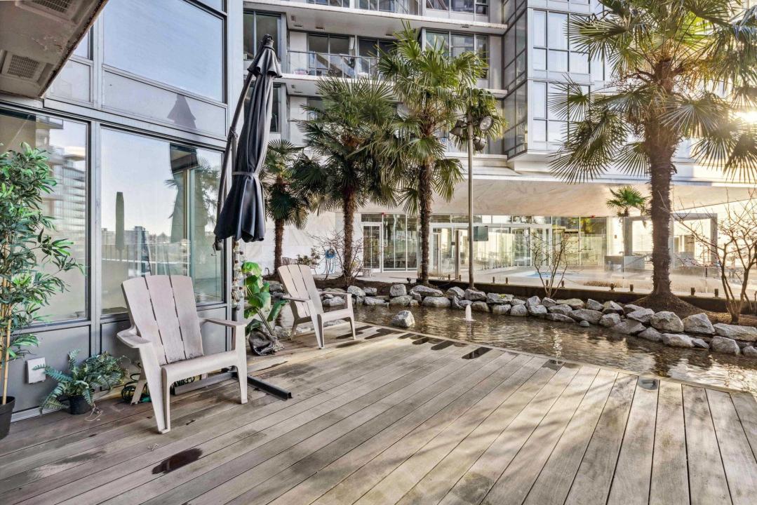 68 SMITHE STREET, Vancouver, Colúmbia Britânica V6B 0P4, CANADÁ