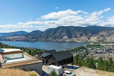 3331 EVERGREEN DRIVE, Penticton, Colombie-Britannique V2A 9A9, Canada