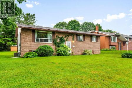 594 HERBERT STREET EAST, Pembroke, オンタリオ K8A 8E9, カナダ