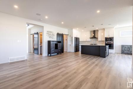 115 EASTVIEW DRIVE, Morinville, Alberta T8R 1T3, Canadá