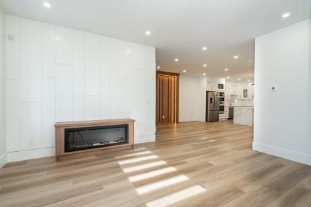 15492 THRIFT, White Rock, Британская Колумбия V4B 2L9, Канада