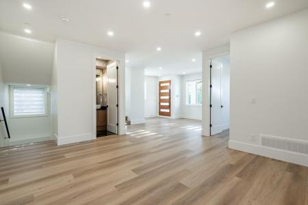 15492 THRIFT, White Rock, Британская Колумбия V4B 2L9, Канада