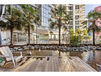 68 SMITHE STREET, Vancouver, British Columbia V6B 0P4, Canada