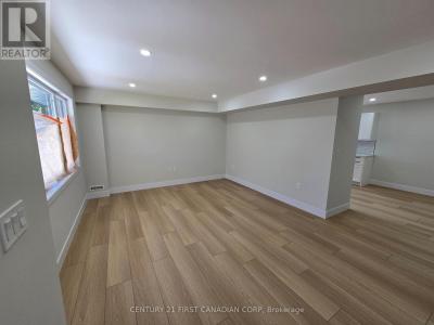 640 VICTORIA STREET, London East (east C), オンタリオ N5Y 4C1, カナダ