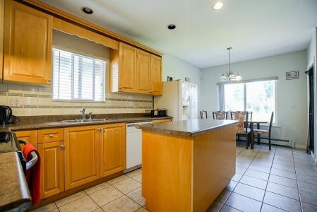 13091 68 AVENUE, Surrey, British Columbia V3W 2E5, Canada