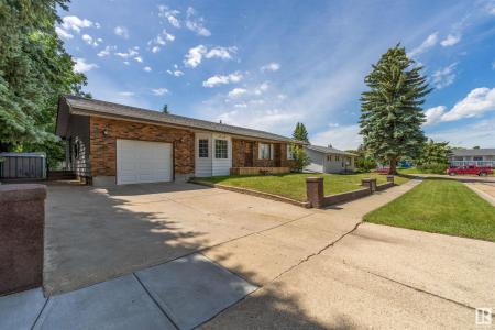 5031 51 AVENUE, Bruderheim, Alberta T0B 0S0, Canada