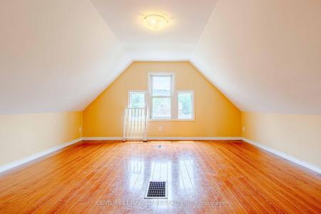 65 AIKMAN AVENUE, Hamilton, Ontario L8M 1P8, Kanada