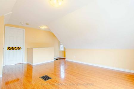 65 AIKMAN AVENUE, Hamilton, Ontario L8M 1P8, Kanada
