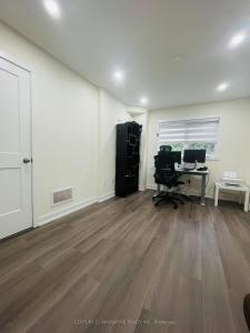 928 KICKING HORSE PATH, Oshawa, Ontario L1J 0B4, Canada