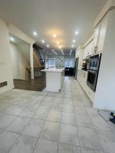 928 KICKING HORSE PATH, Oshawa, Ontario L1J 0B4, Kanada