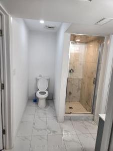 28 CEDARHOLME AVENUE E, Caledon, Ontario L0P 1N0, Canadá