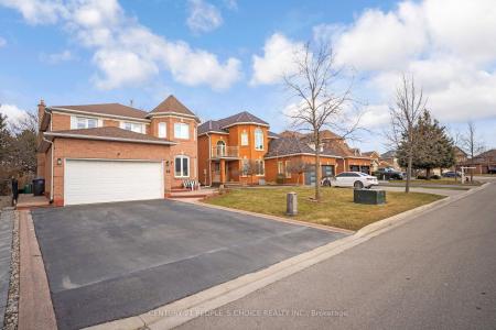 18 BLACKWELL PLACE, Brampton, Ontario L6W 4M2, Canada