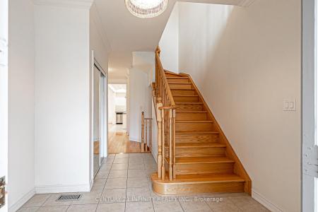 38 WIMBLEDON COURT, Whitby, Ontario L1P 0B7, Canadá