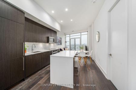 38 IANNUZZI STREET, Toronto, Ontario M5V 0S2, Canada