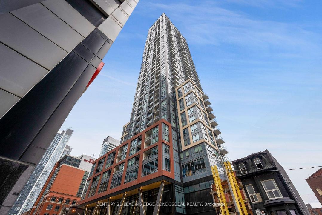 108 PETER STREET, Toronto, Ontario M5V 0W2, Canada