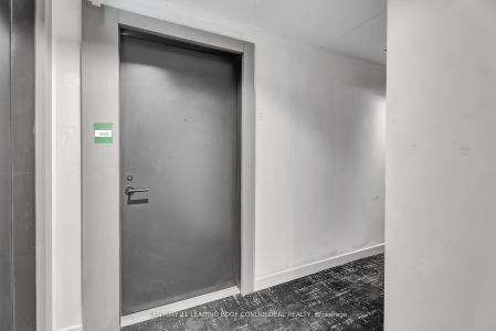 108 PETER STREET, Toronto, Ontario M5V 0W2, Canada