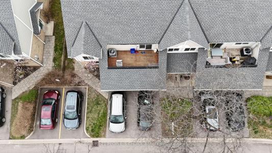 2530 NORTHAMPTON BOULEVARD, Burlington, Ontario L7M 4B4, Canada