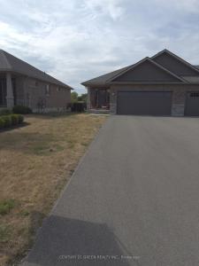 100 SPRUCE GARDENS COURT, Belleville, Ontario K8N 0B5, Kanada