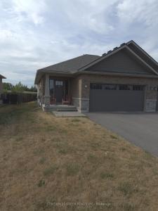 100 SPRUCE GARDENS COURT, Belleville, Ontario K8N 0B5, Kanada