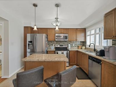 116 BARNHAM STREET, Ajax, Ontario L1Z 0K7, Kanada