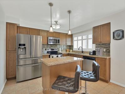 116 BARNHAM STREET, Ajax, Ontario L1Z 0K7, Kanada