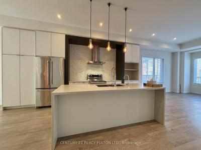 33 LAFFERTY LANE, Richmond Hill, Ontario L4C 0Z8, Canada