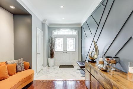 45 PROMENADE DRIVE, Whitby, Ontario L1R 0J8, Canadá