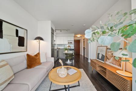 120 VARNA DRIVE, Toronto, Ontario M6A 0B3, Canada