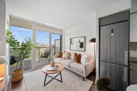 120 VARNA DRIVE, Toronto, Ontario M6A 0B3, Canadá