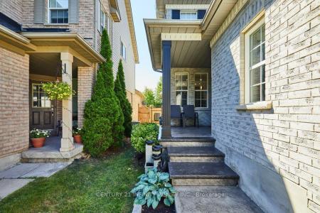5 BLACKSMITH LANE, Whitby, Ontario L1P 1N2, CANADÁ