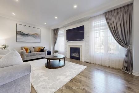 12 TUPLING STREET, Bradford West Gwillimbury, 安大略省 L3Z 0W8, 加拿大