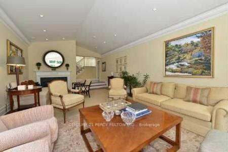 7 VALLEYANNA DRIVE, Toronto, Ontario M4N 1J7, Canada