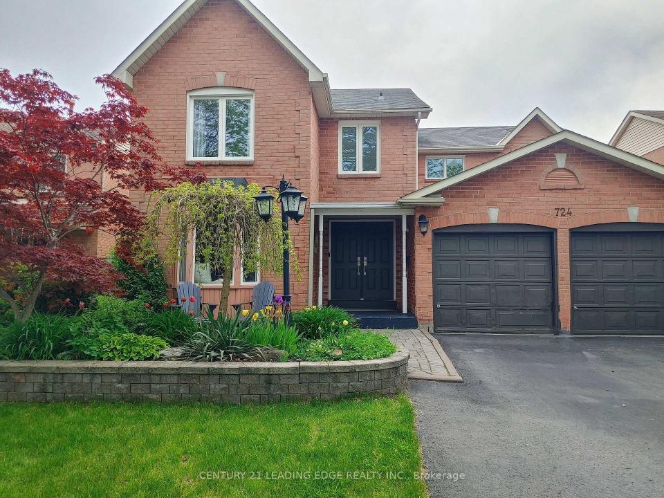724 BARNES CRESCENT, Oshawa, Ontario L1J 8K1, Canada