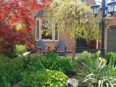 724 BARNES CRESCENT, Oshawa, Ontario L1J 8K1, Canada