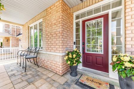 7 STONECHURCH CRESCENT, Markham, Ontario L6B 0L3, Kanada
