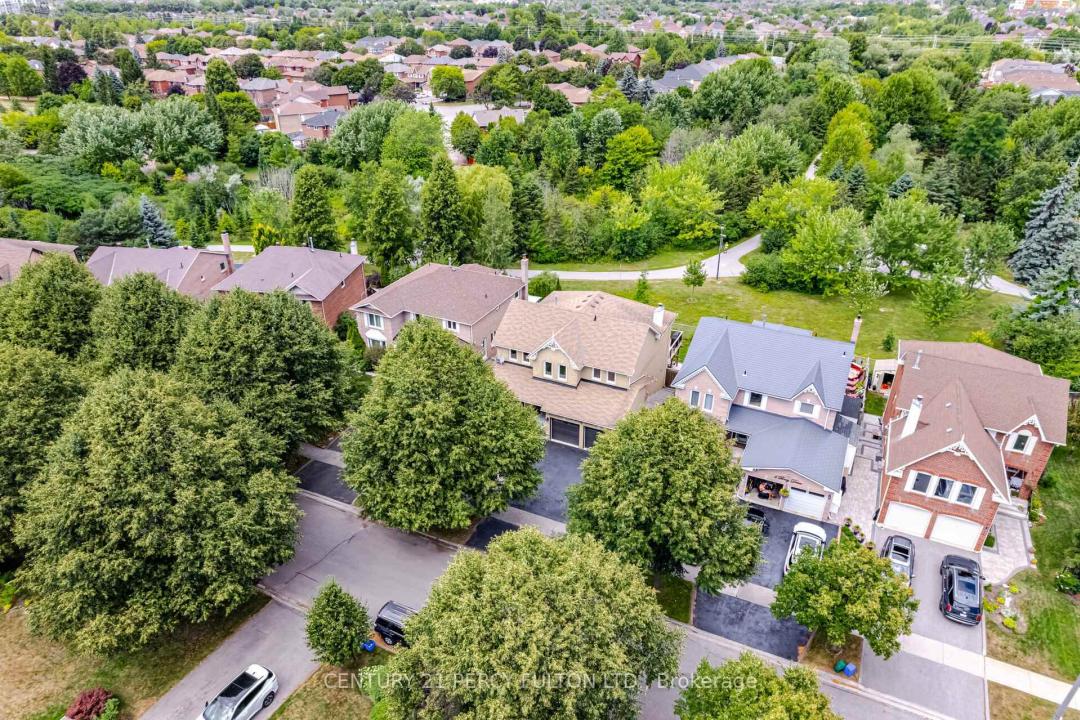 6 BRAY DRIVE, Ajax, Ontario L1T 3M1, Canadá