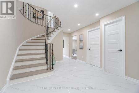 6 BRAY DRIVE, Ajax (central), Ontario L1T 3M1, Canada