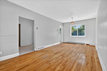 220 Rue Hébert, Montréal (Saint-Laurent), 魁北克省 H4N 2K5, 加拿大