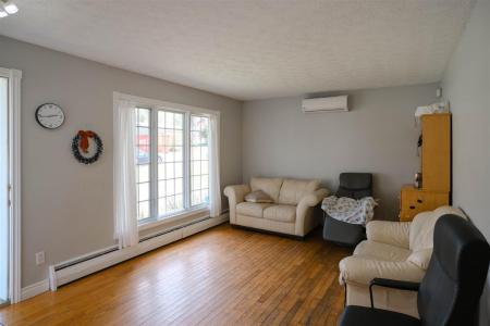 335  16e Avenue, Magog, Quebec J1X 3V6, Kanada