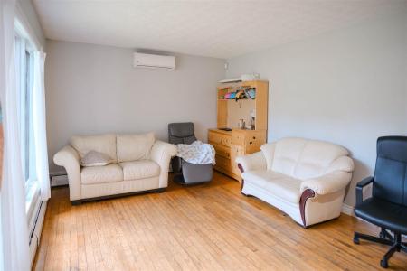 335  16e Avenue, Magog, Quebec J1X 3V6, Kanada