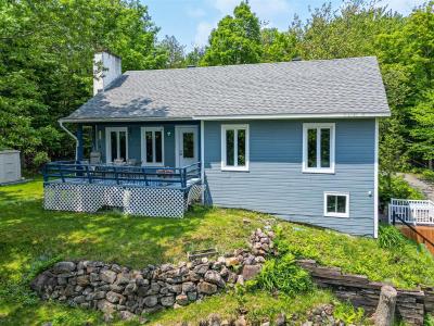 14 Ch. Lakeshore, Morin-Heights, Quebec J0R 1H0, Canada