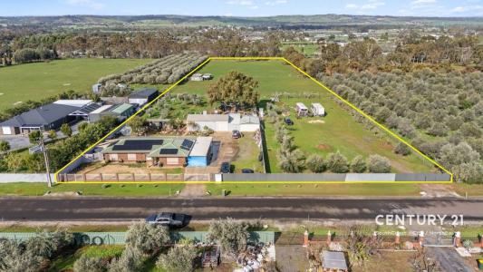 80 Griffiths Road, Kudla, SA 5115, Australia