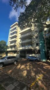 Los Laureles y Enrique Gandia , San Vicente, Asunción 00001, Paragwaj