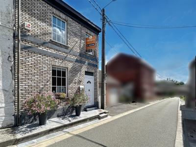 Rue Champ Falnuée 8, Courcelles, Belgien