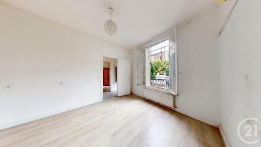 La Courneuve, Île-de-France 93120, France