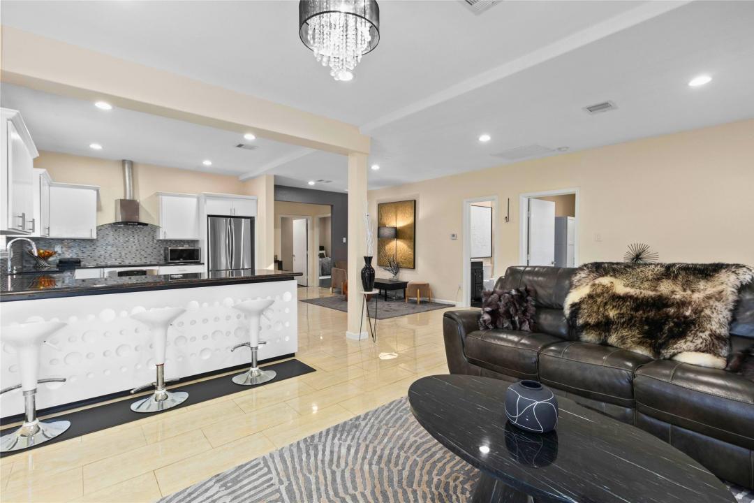 5324 Avenue R, Galveston, Texas 77551