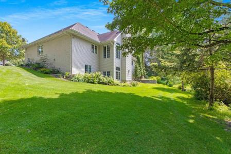 175 BURGUNDY Court, Green Bay, Wisconsin 54302-5254, USA