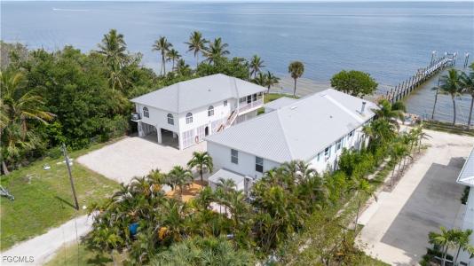 8550 Ebbtide Way, Bokeelia, Florida 33922, USA