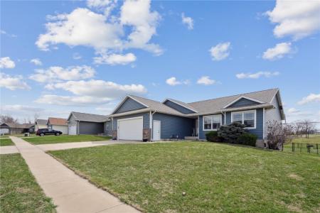 207 Cherry Park Drive Nw, Cedar Rapids, 爱荷华州 52405, 美国